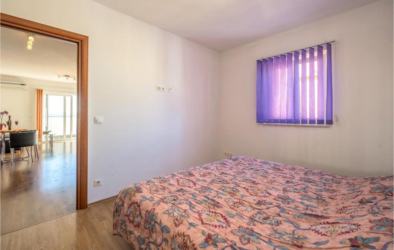 Stunning Apartment In Crikvenica With Wifi ภายนอก รูปภาพ