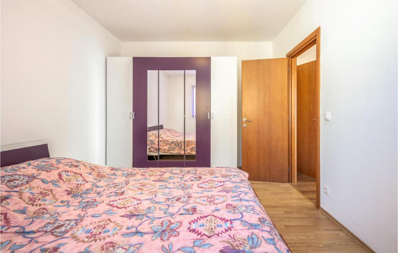 Stunning Apartment In Crikvenica With Wifi ภายนอก รูปภาพ