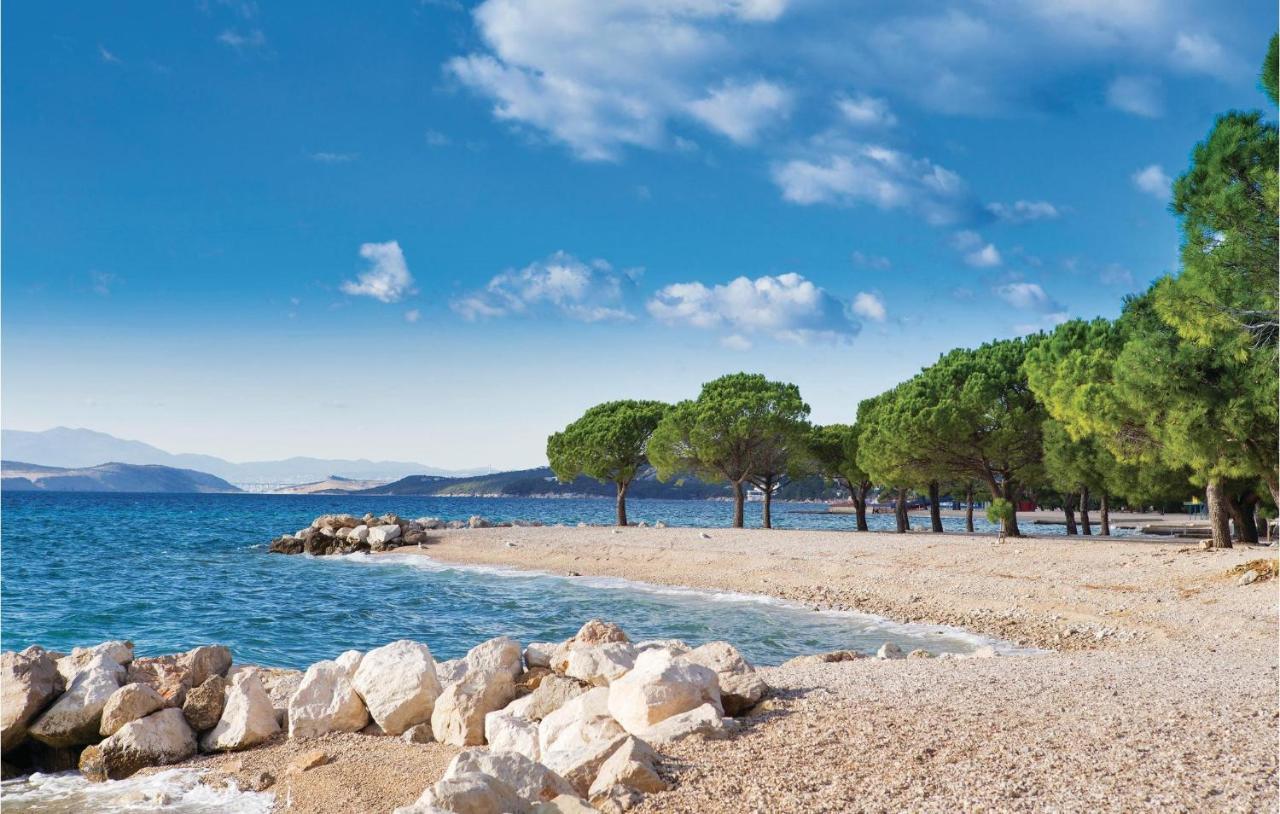 Stunning Apartment In Crikvenica With Wifi ภายนอก รูปภาพ