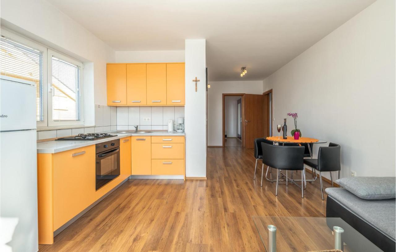 Stunning Apartment In Crikvenica With Wifi ภายนอก รูปภาพ