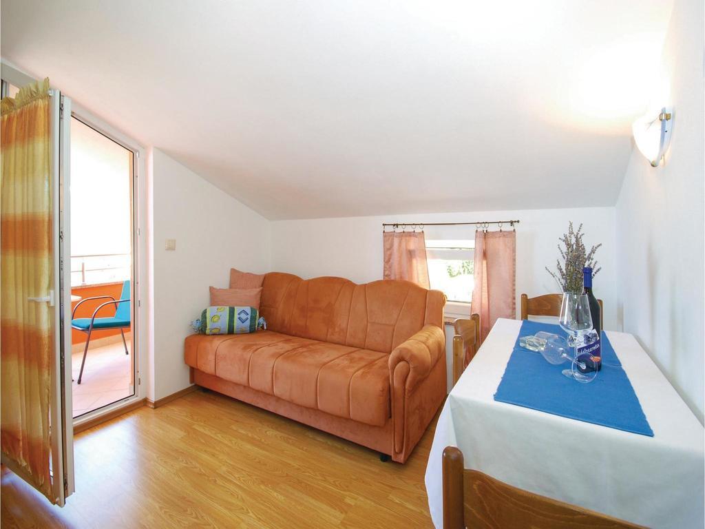 Stunning Apartment In Crikvenica With Wifi ภายนอก รูปภาพ