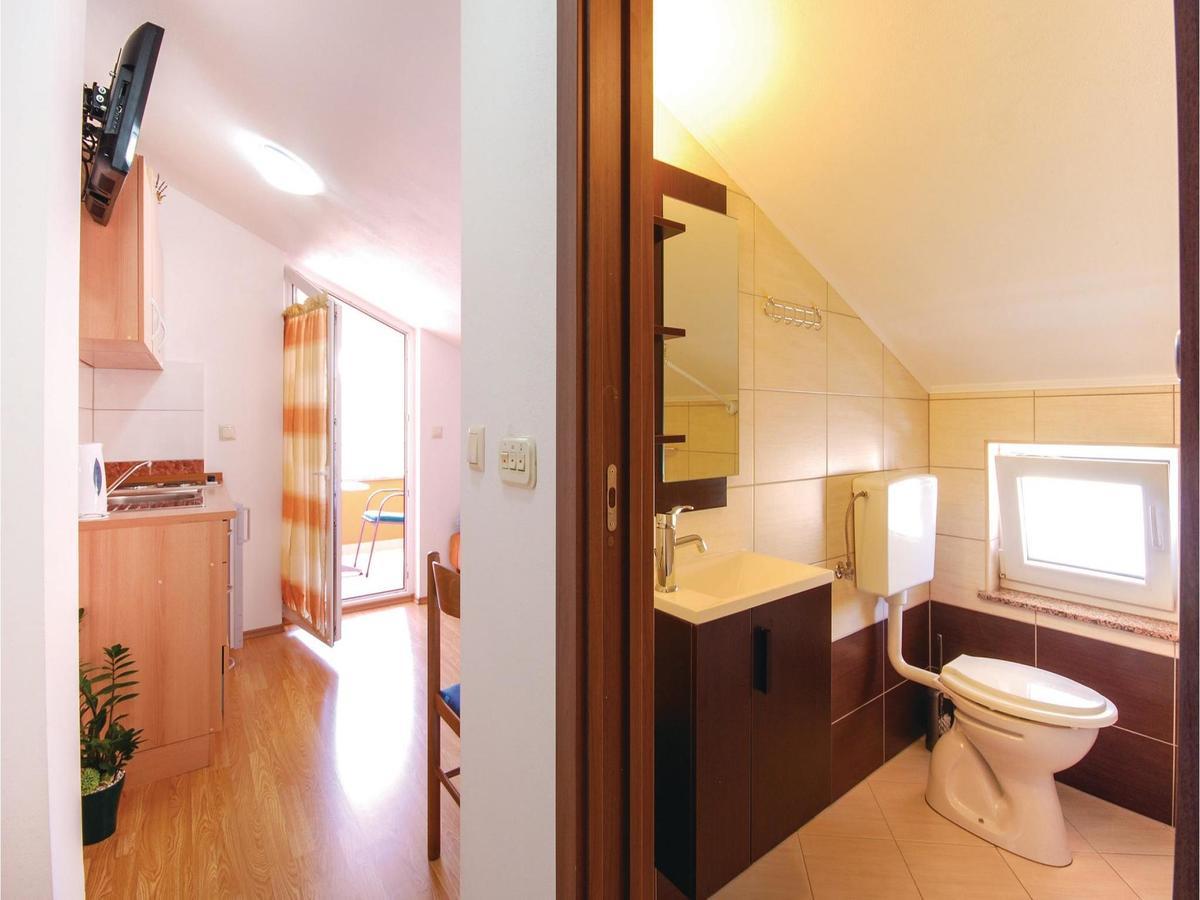 Stunning Apartment In Crikvenica With Wifi ภายนอก รูปภาพ