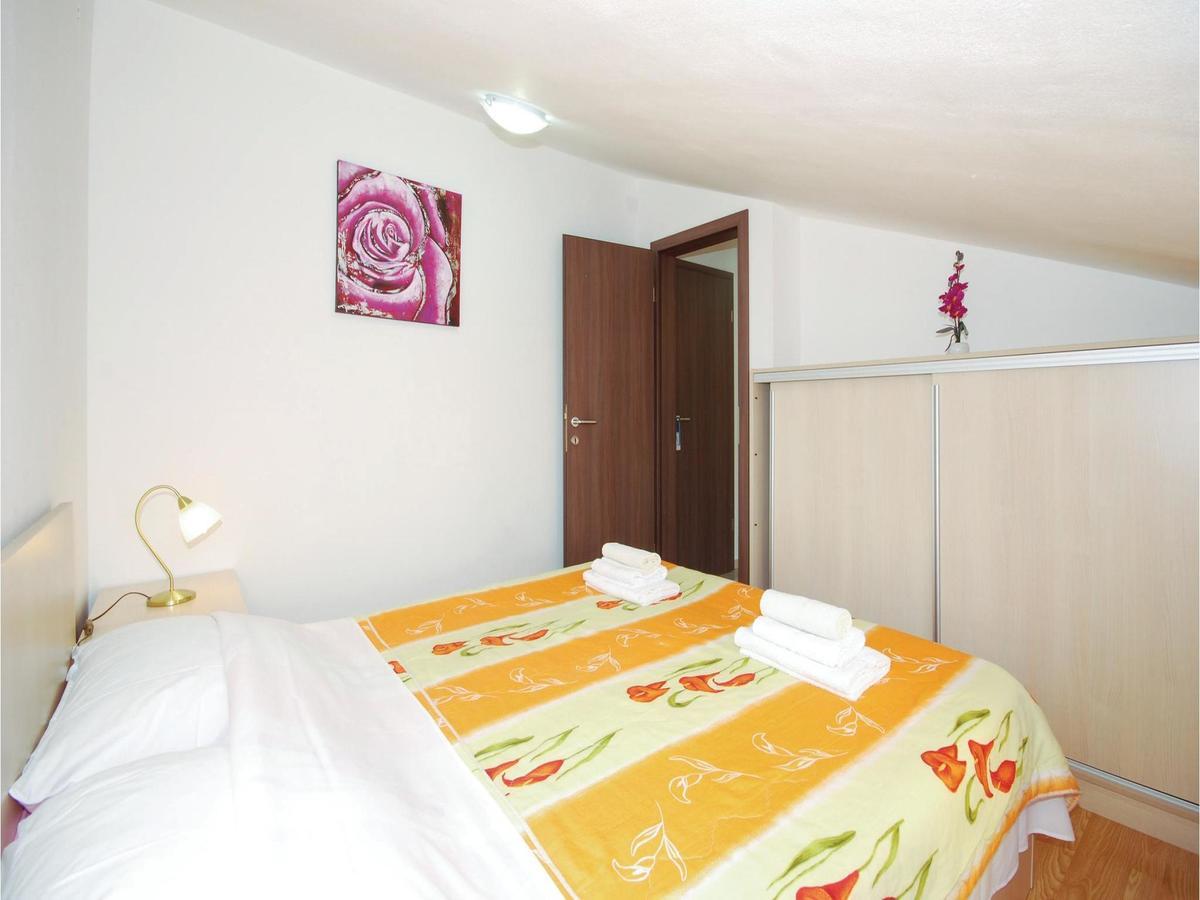 Stunning Apartment In Crikvenica With Wifi ภายนอก รูปภาพ